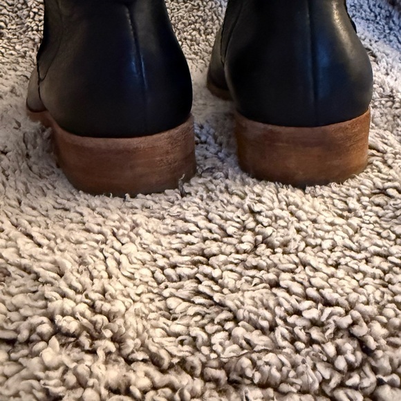 Sleek Black Ankle Boots - Picture 4 of 4